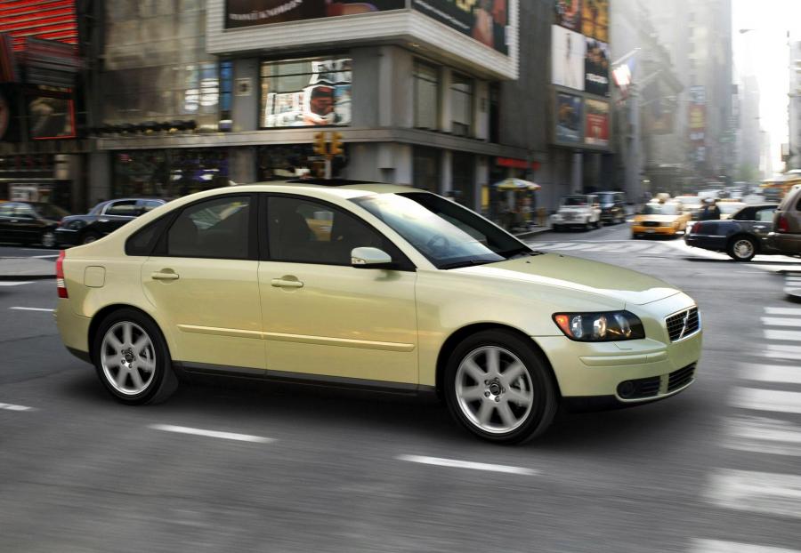  Volvo S40 2004 года  (фото 3 из 26)